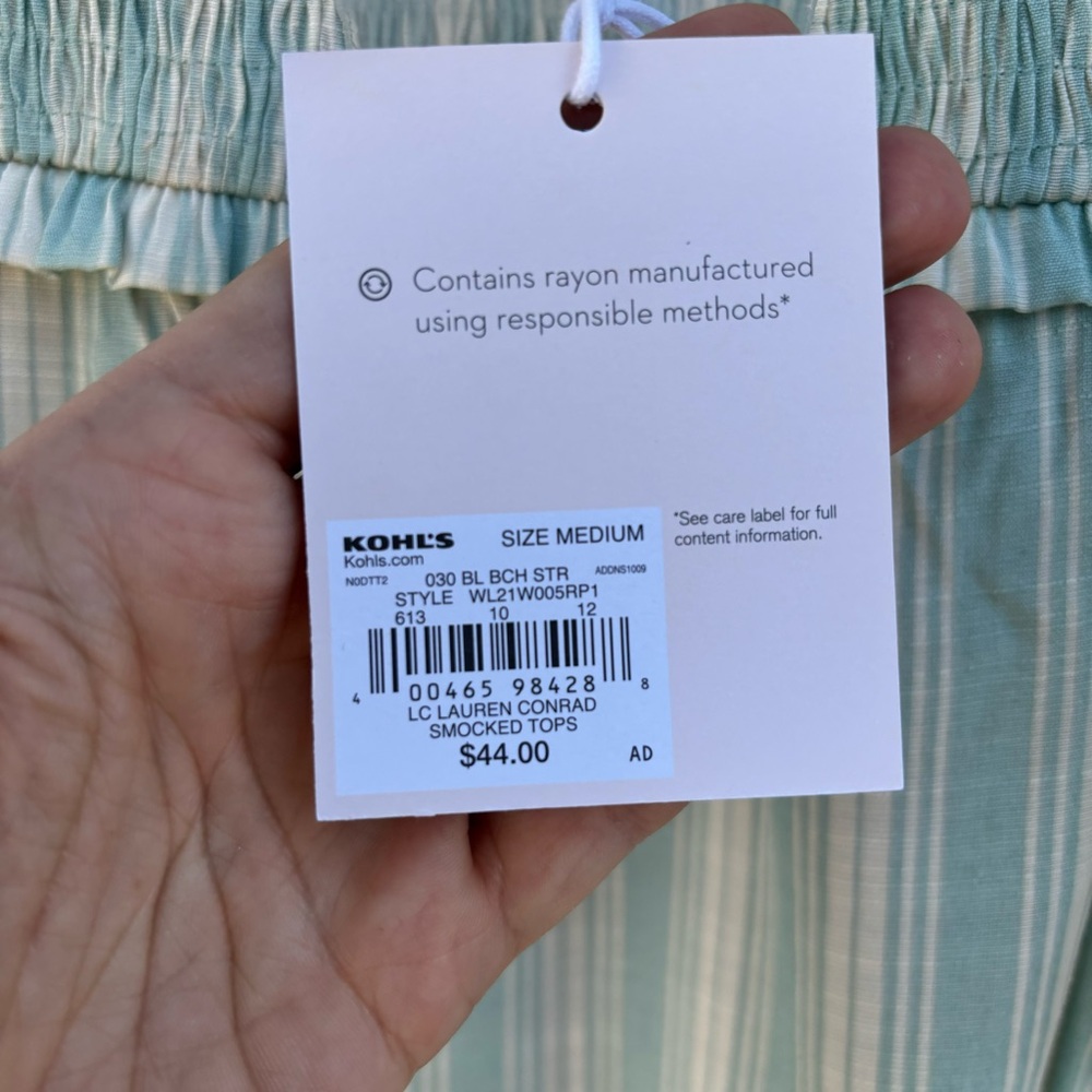 Women's LC Lauren Conrad Smock-Yoke Flutter Sleeve Swing Top - Picture 4 of 9